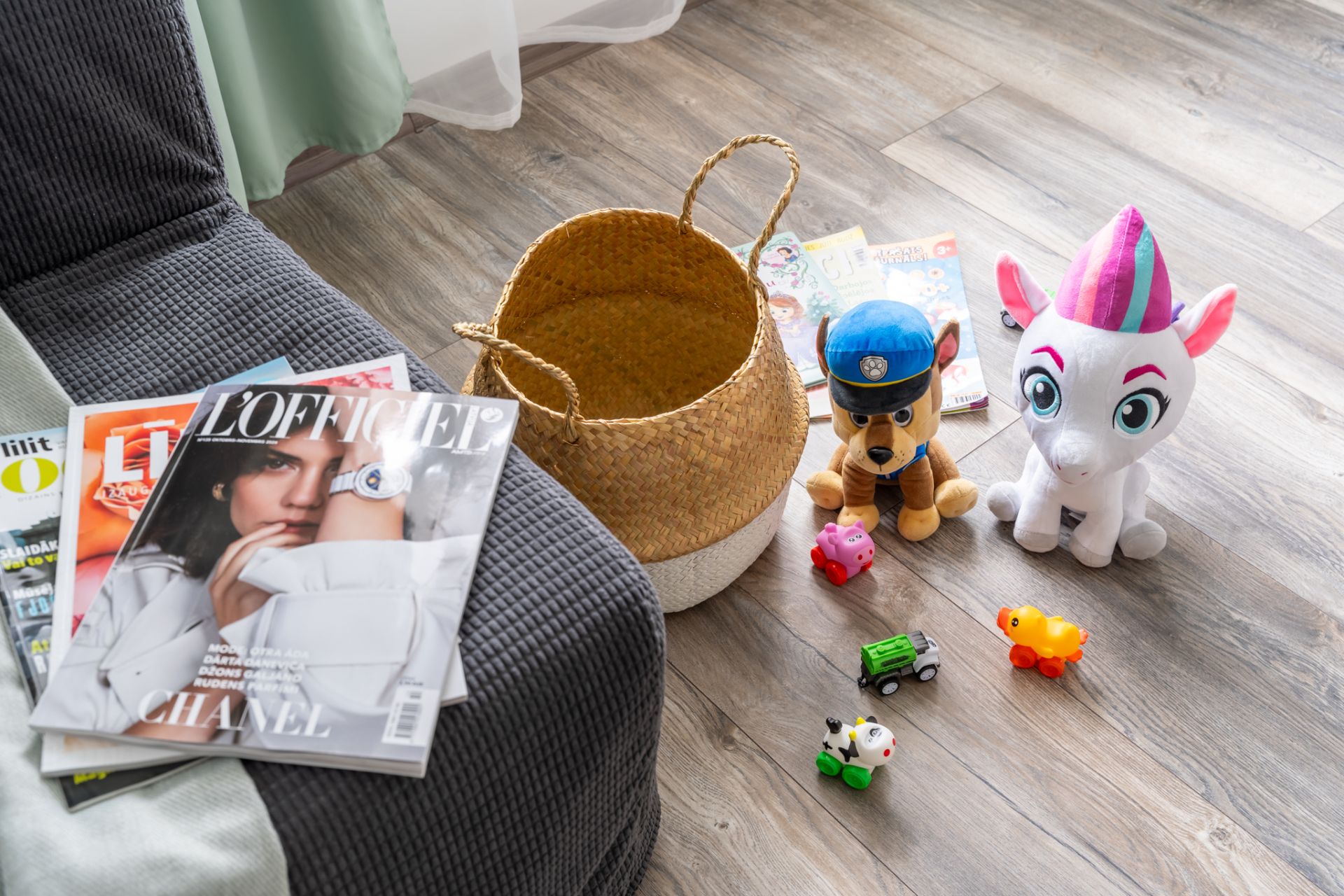 toy basket for kids, family friendly stay