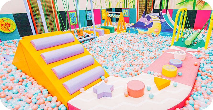 Indoor entertainment options with children in Riga.